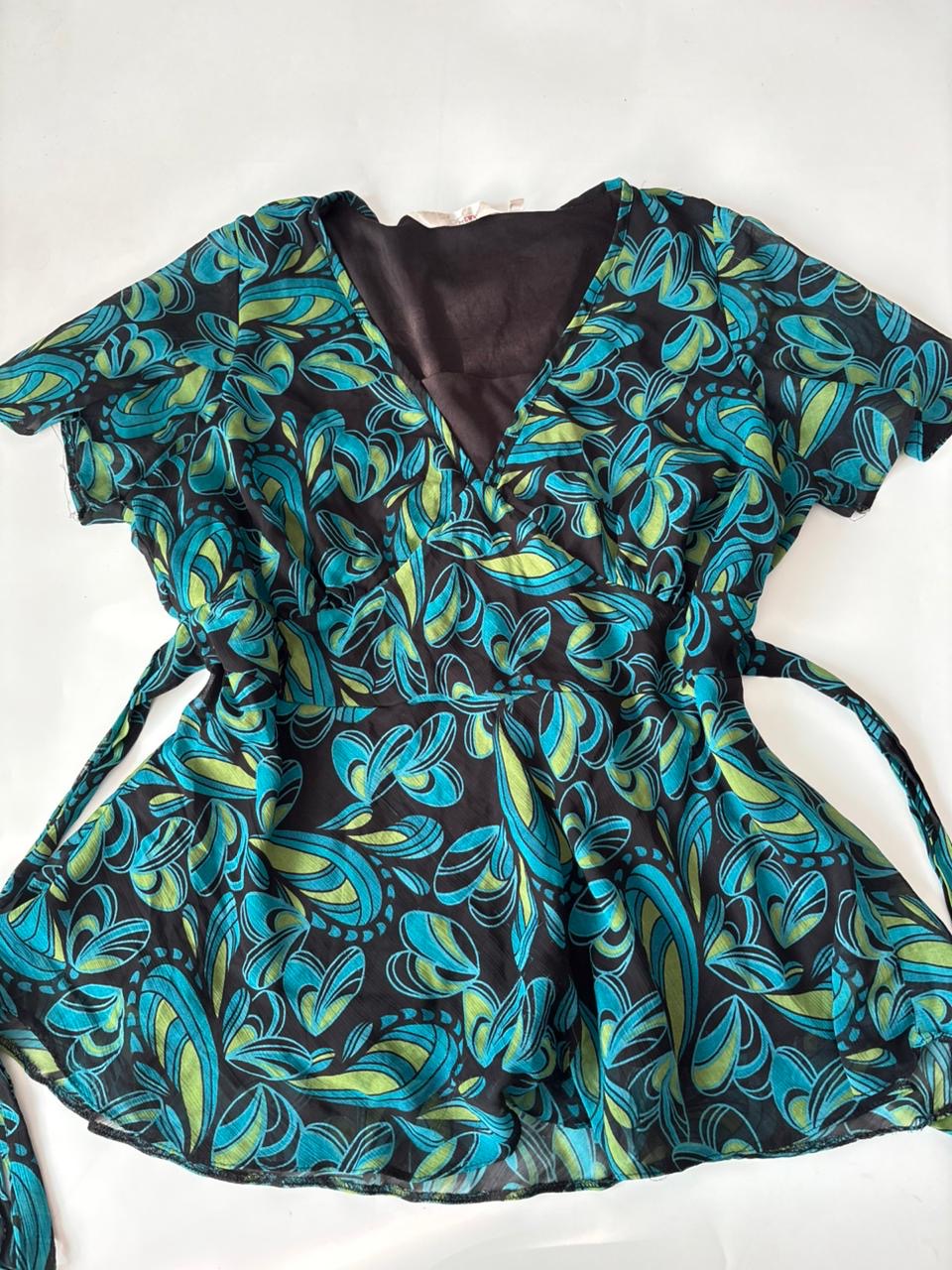 Floral blue/black top(44-46 inch)