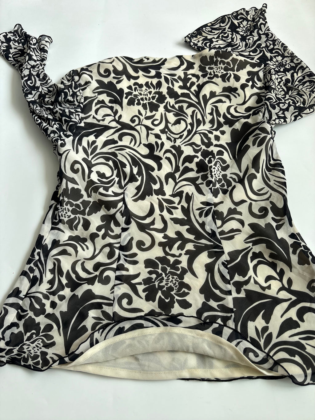 NINE &CO floral top(38-40 inch)
