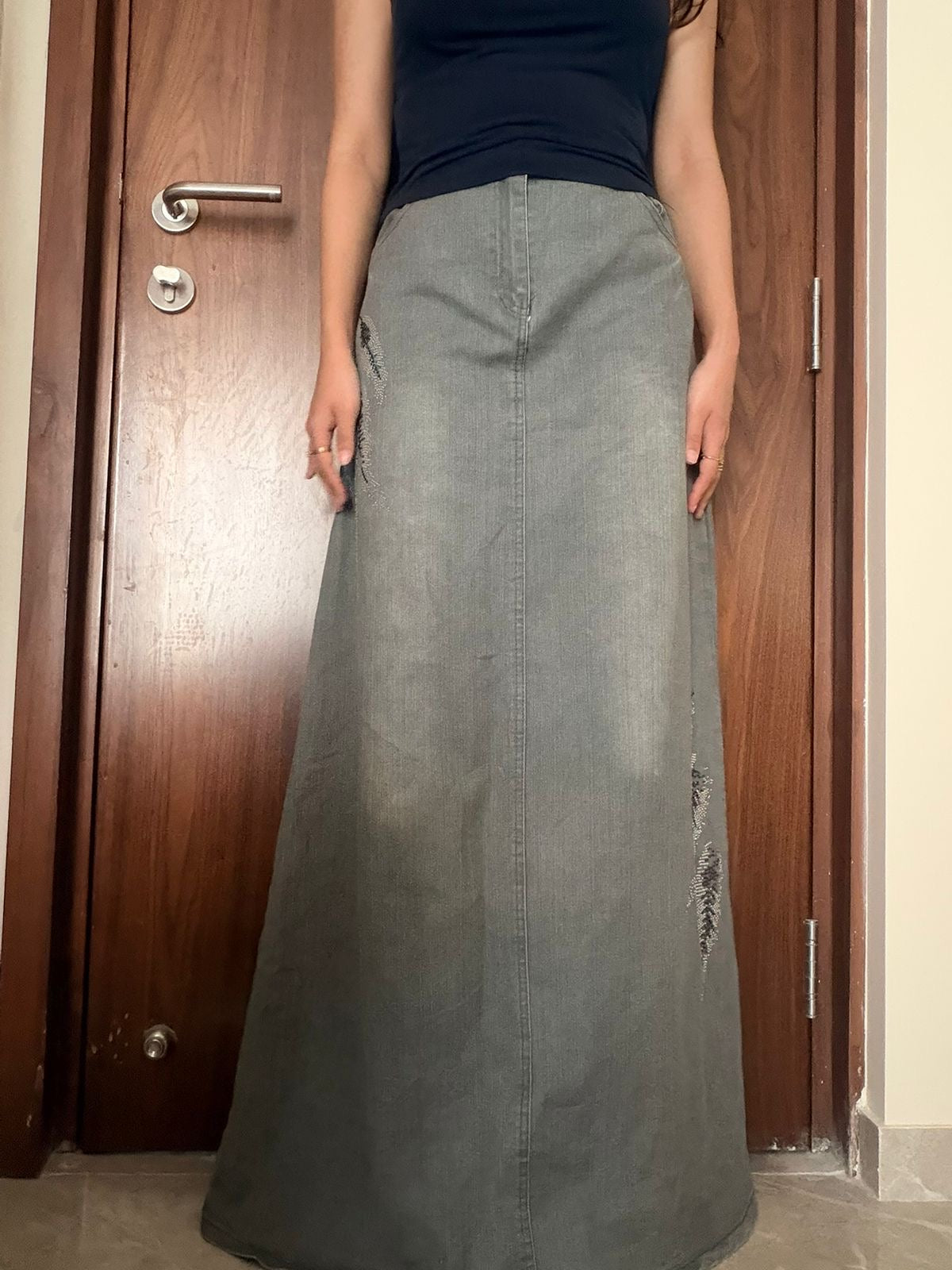 A.M.H made in China grey skirt(34 inch)