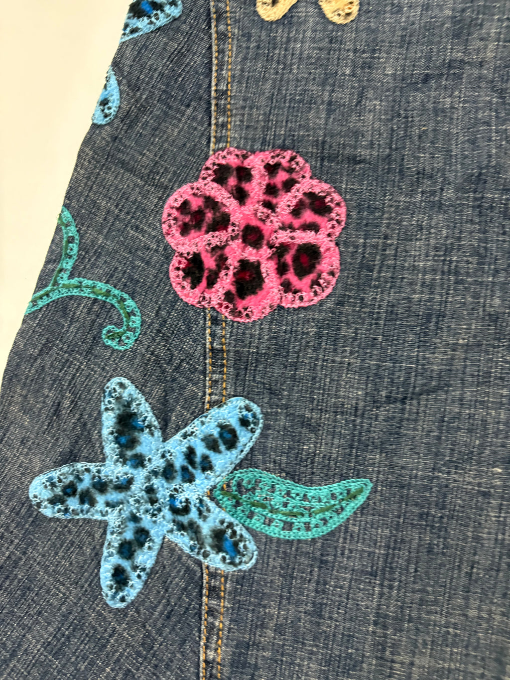 lady bug low rise flared jeans (28inch)