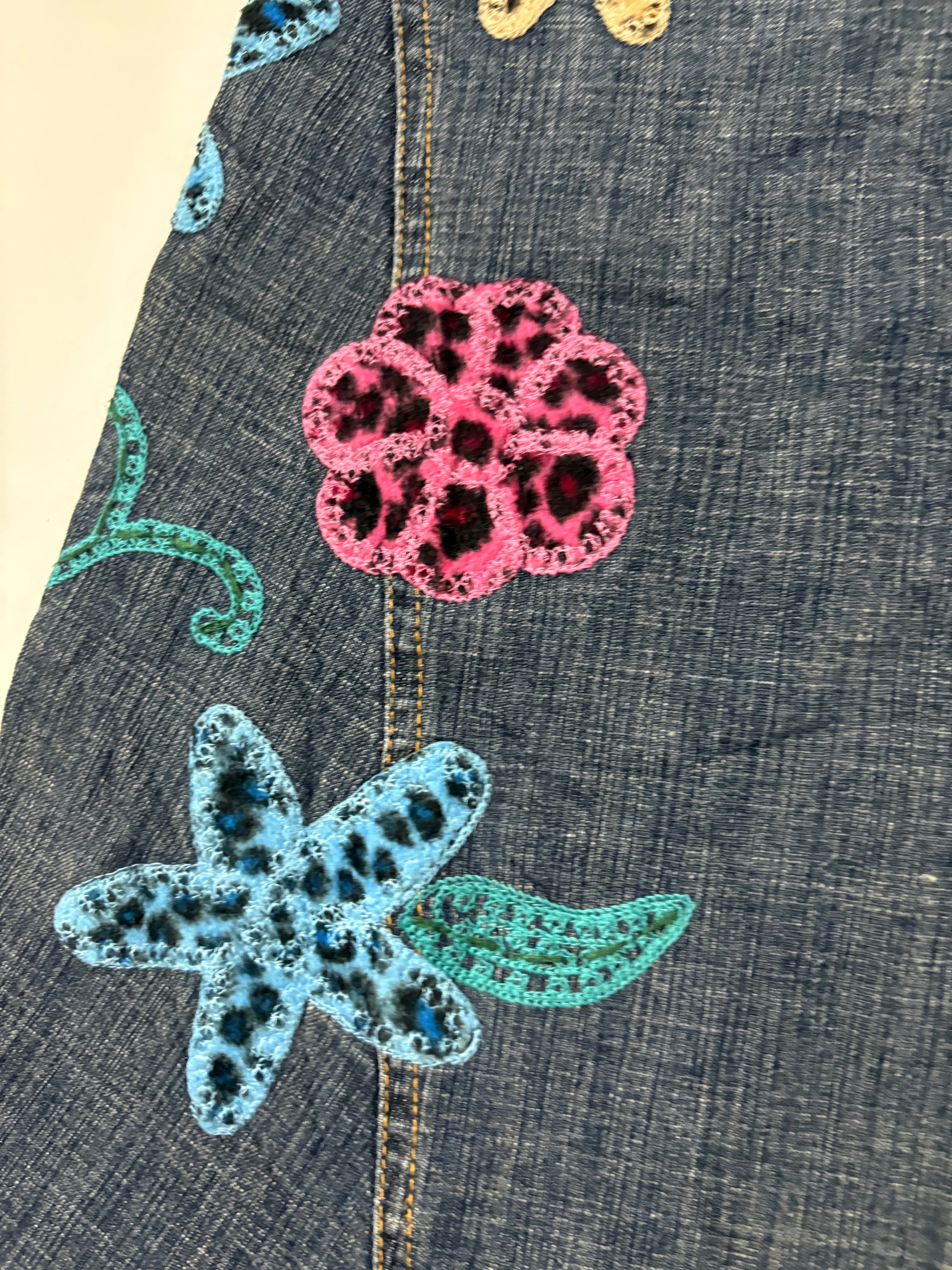 lady bug low rise flared jeans (28inch)
