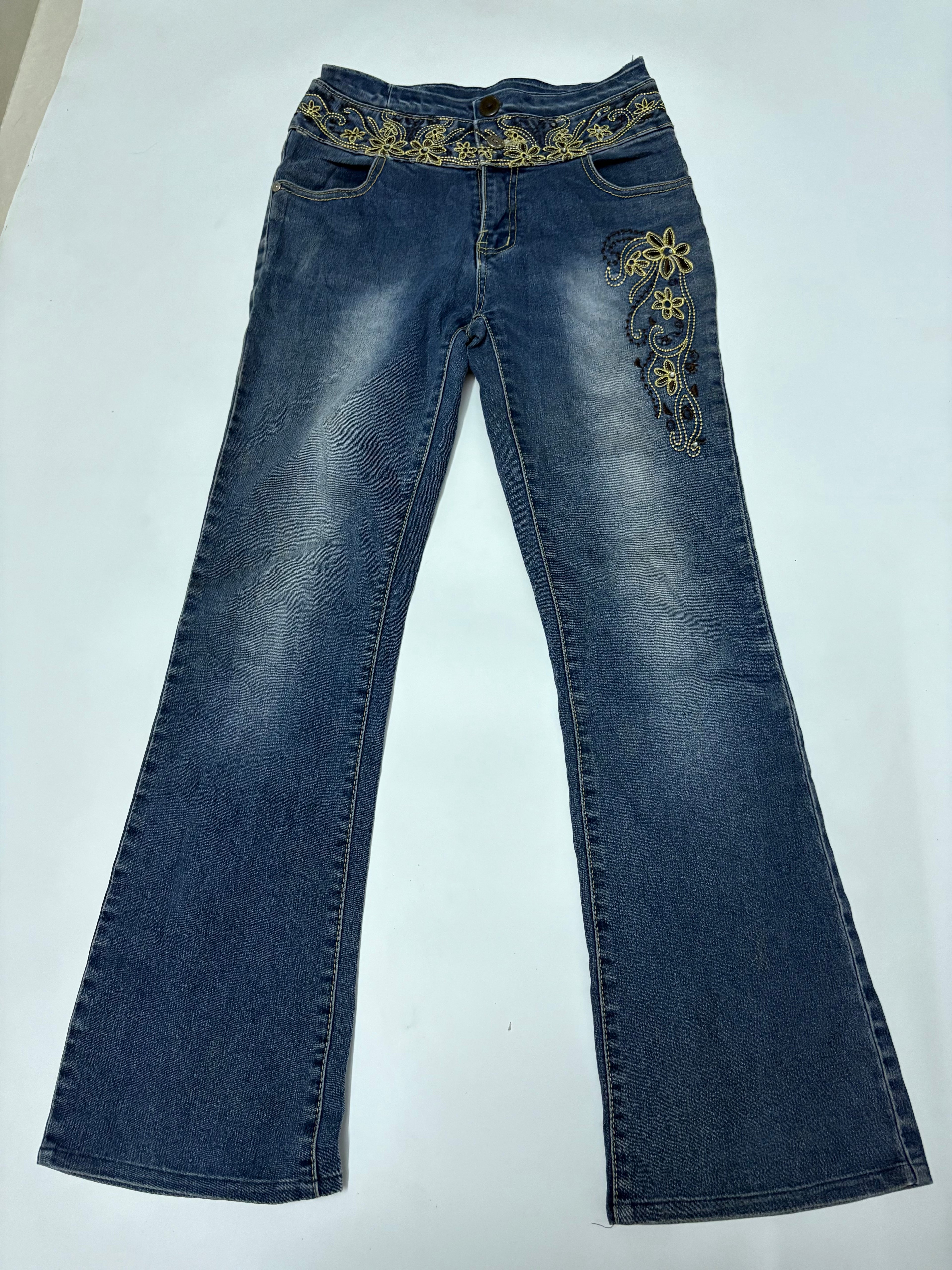 Yalilang high rise floral embroided jeans (w-26inch)