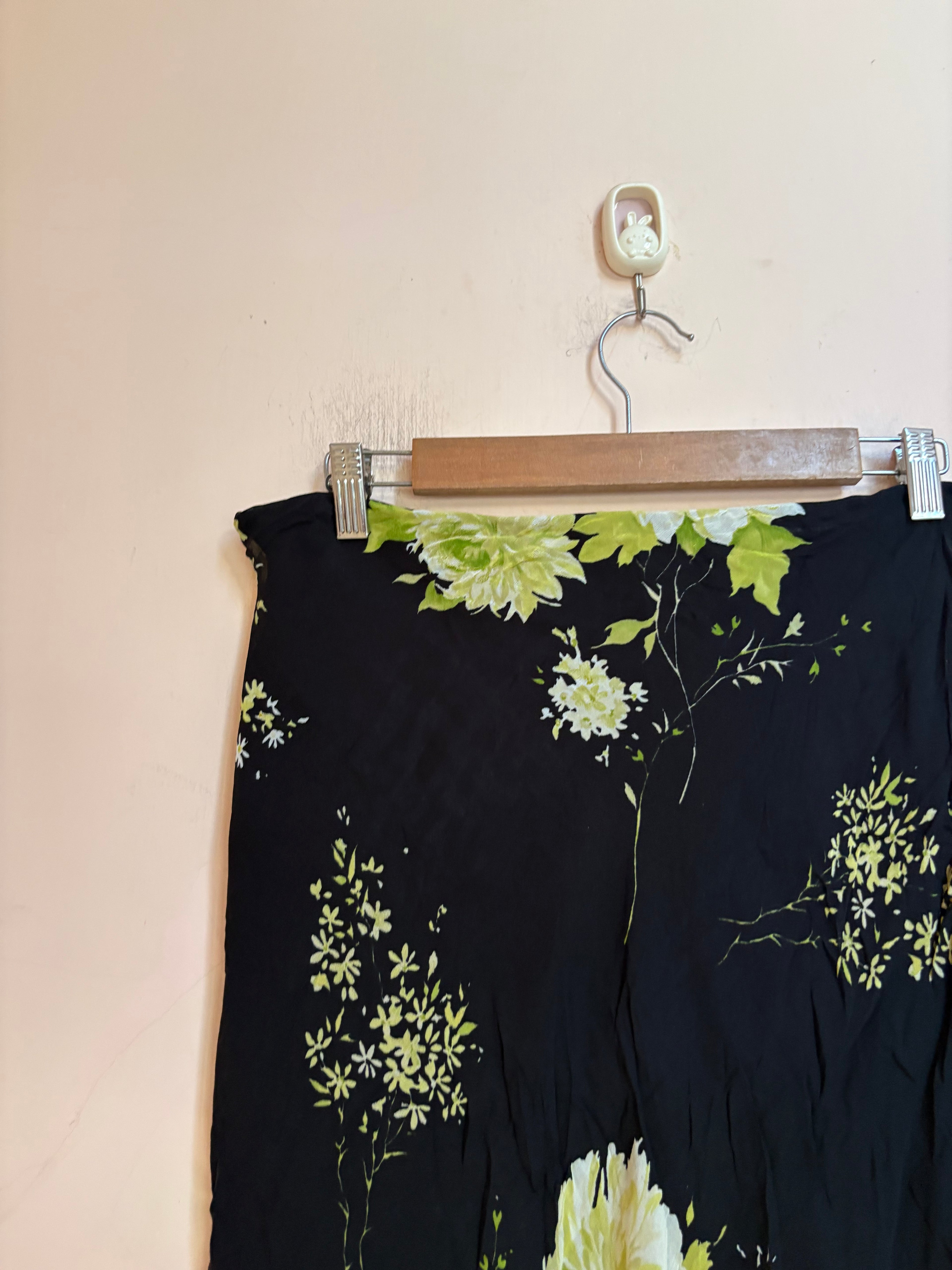 Black floral green skirt(32-34 inch)
