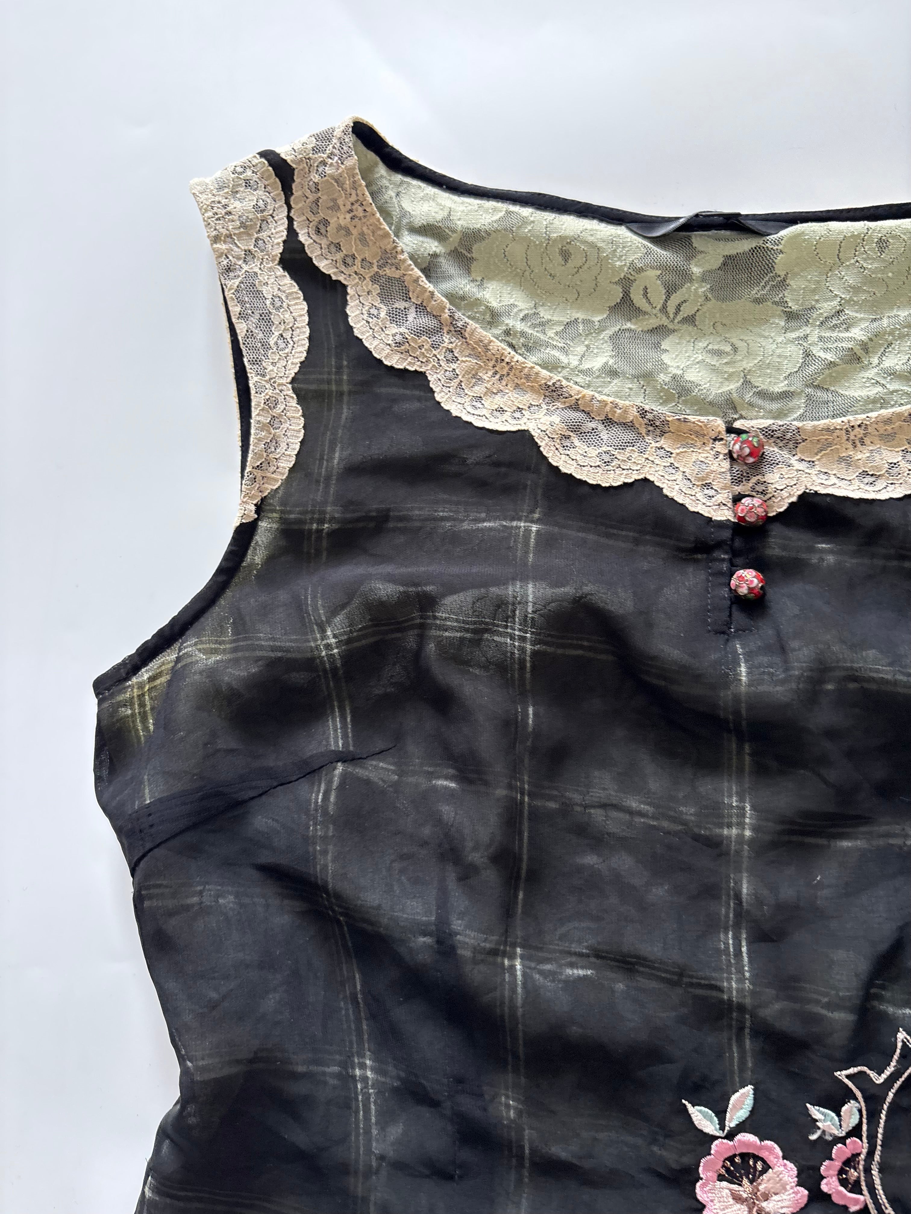 UINIS black floral top(32-34 inch)