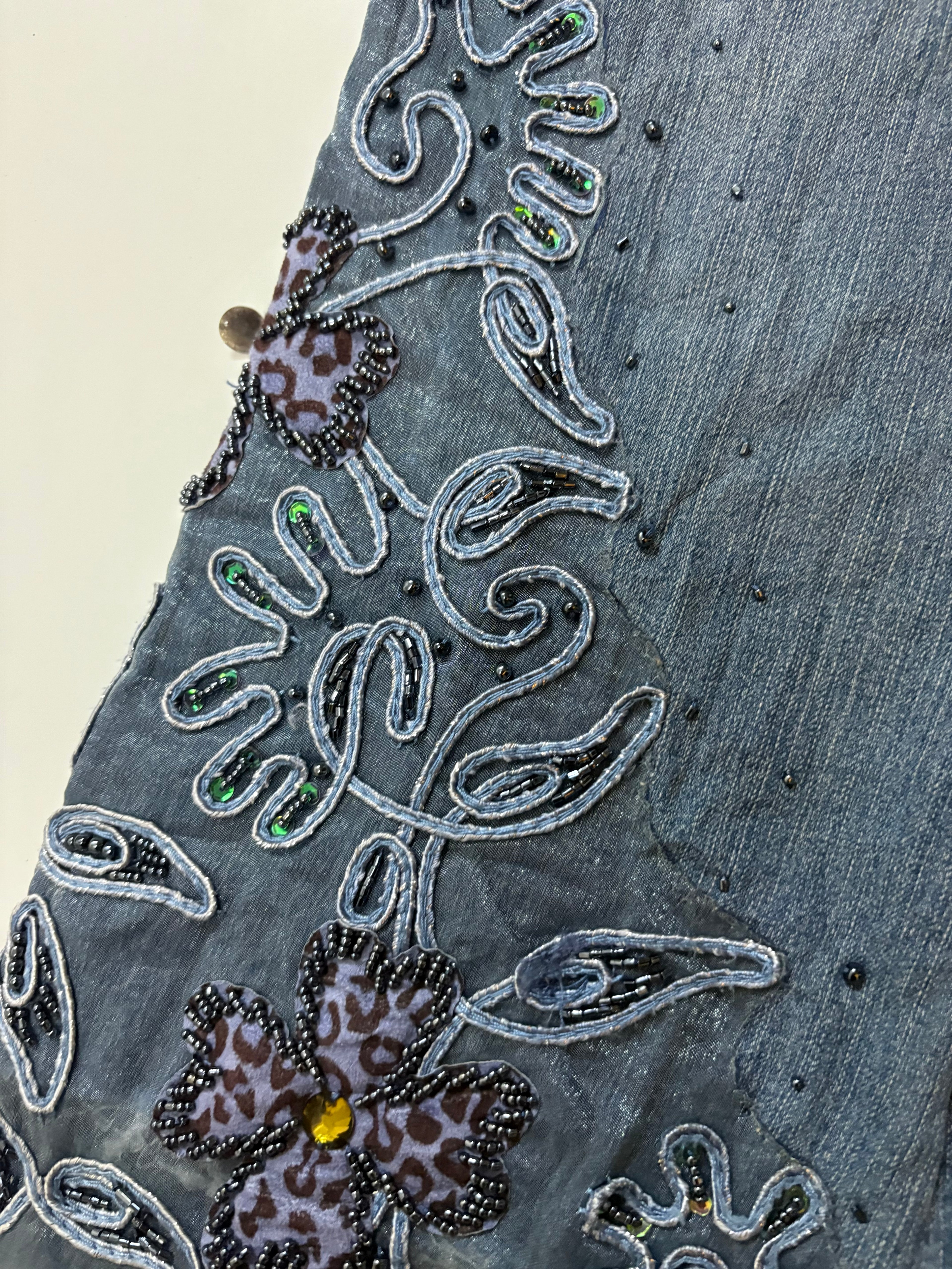 Beaded low rise jeans(32 inch)