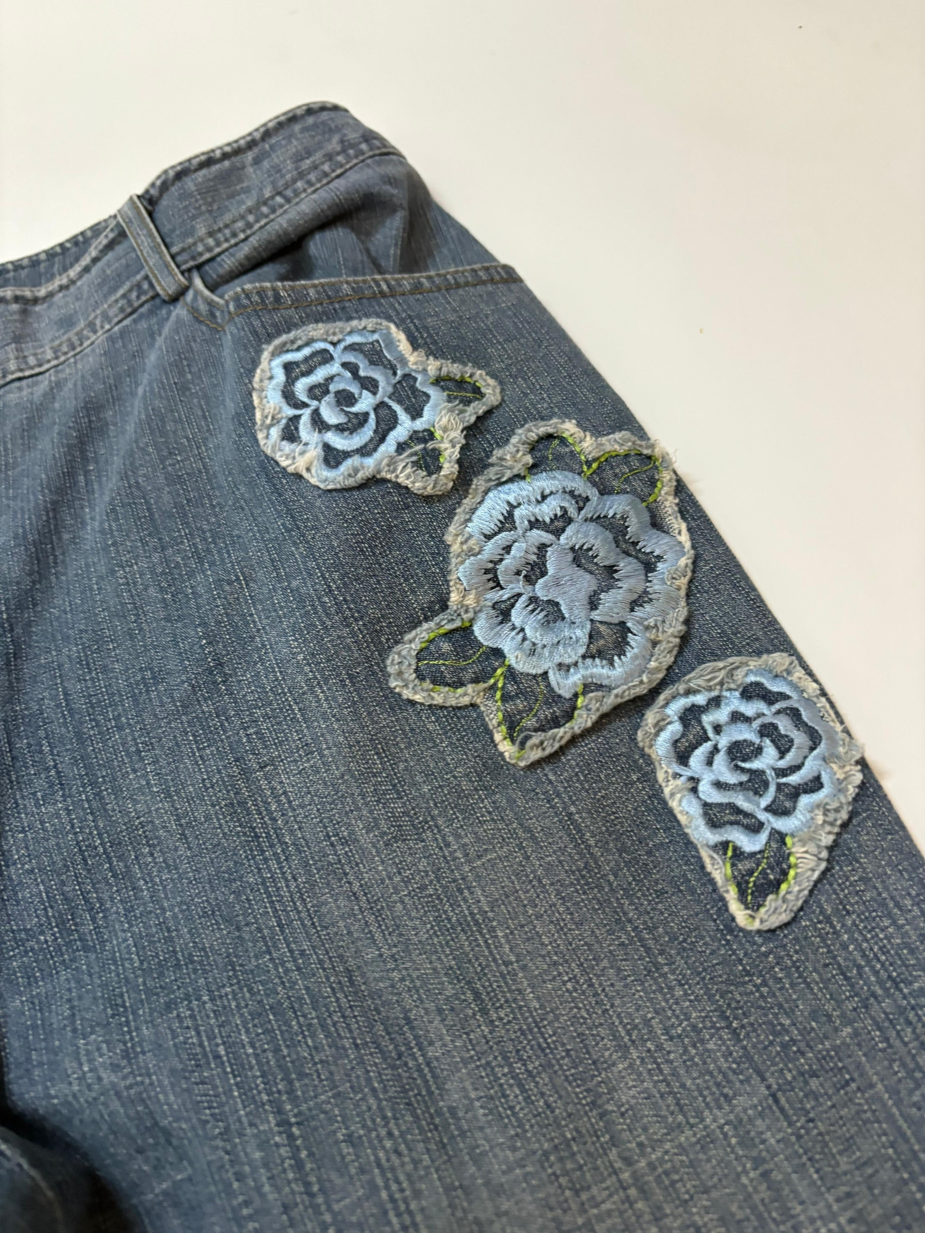 Clock mid rise jeans(30 inch)