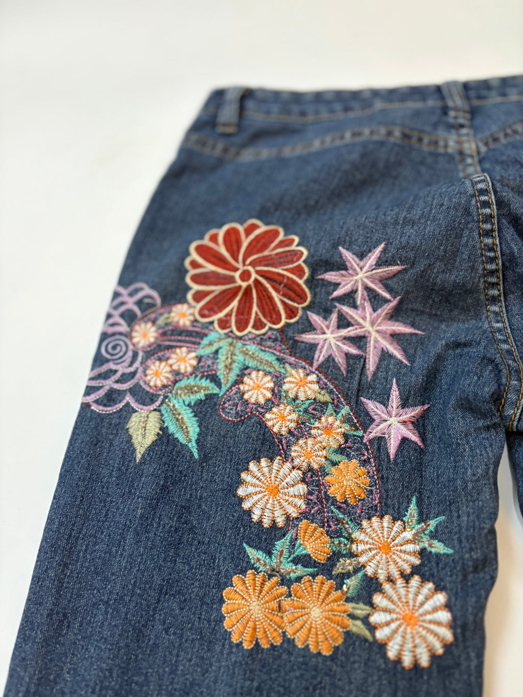 flower patch work mid rise jeans (32inch)