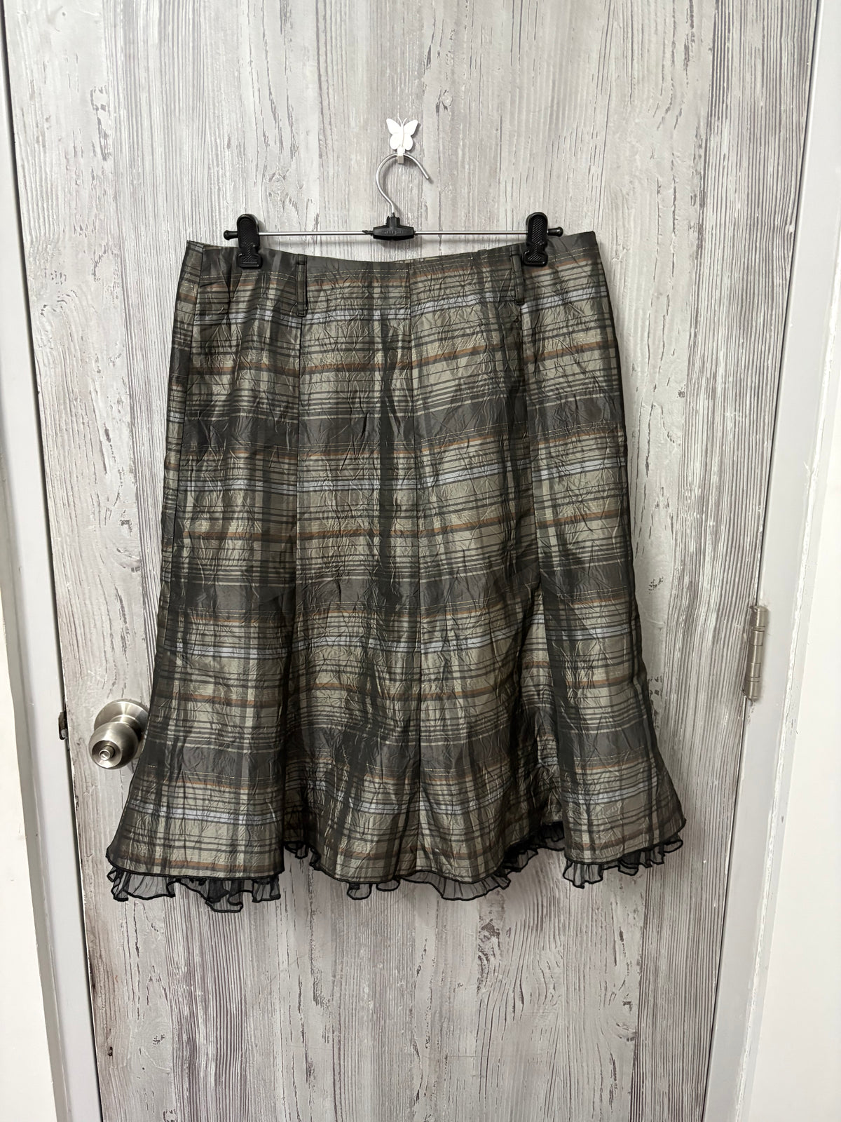 plaid grey skirt ( 32inch)