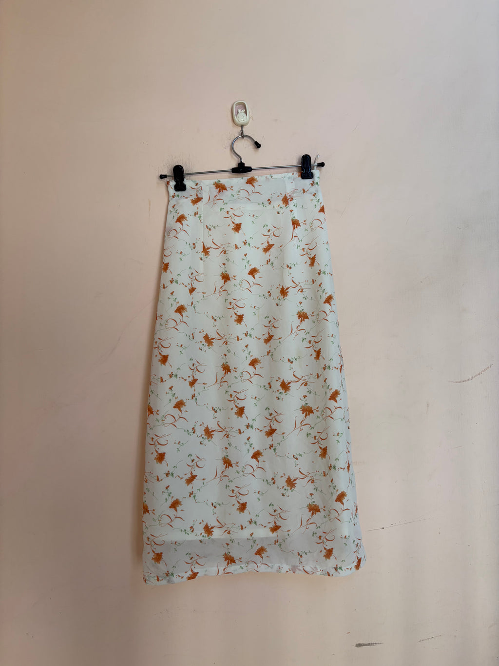 White floral skirt(26 inch)