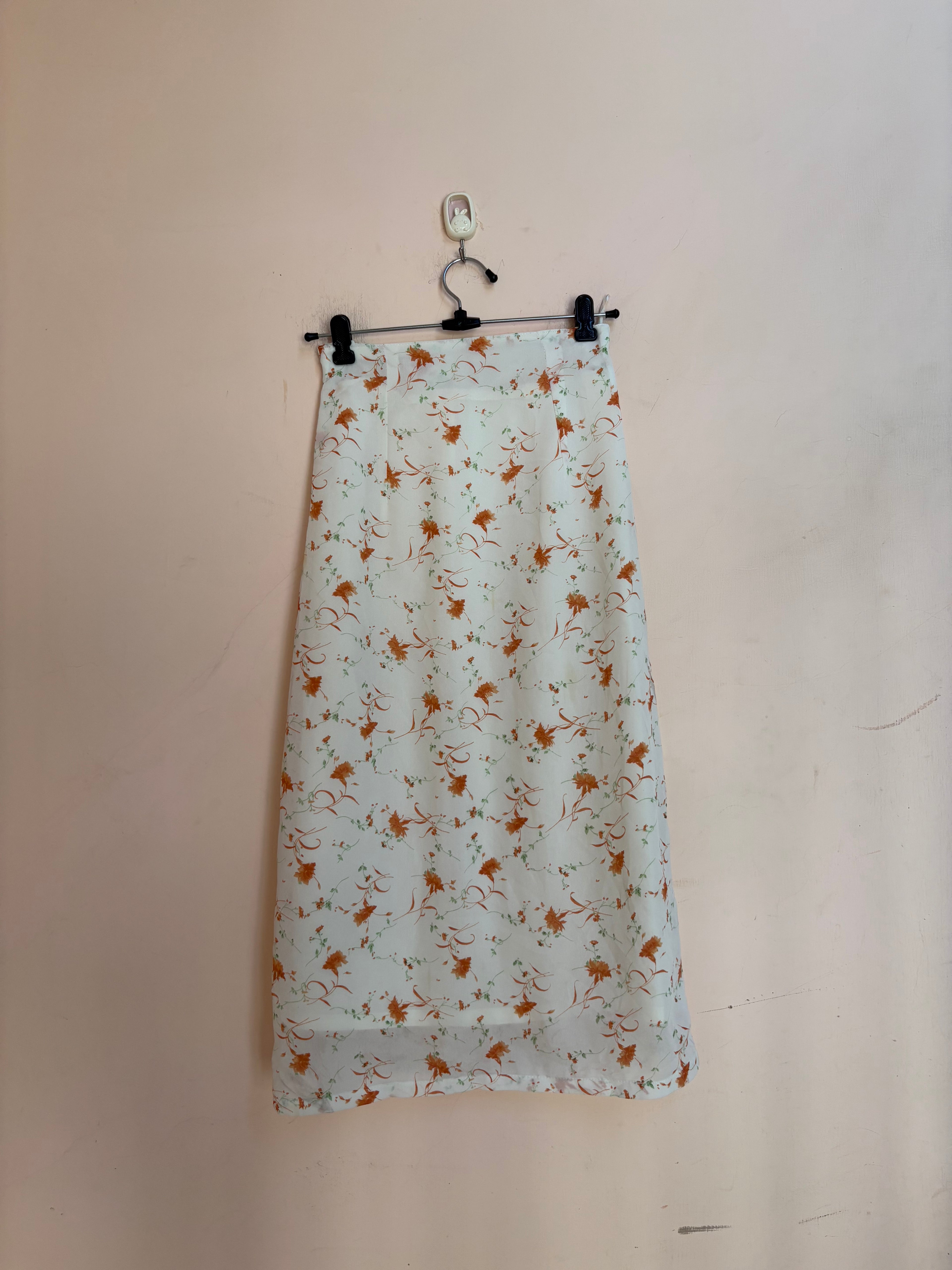 White floral skirt(26 inch)