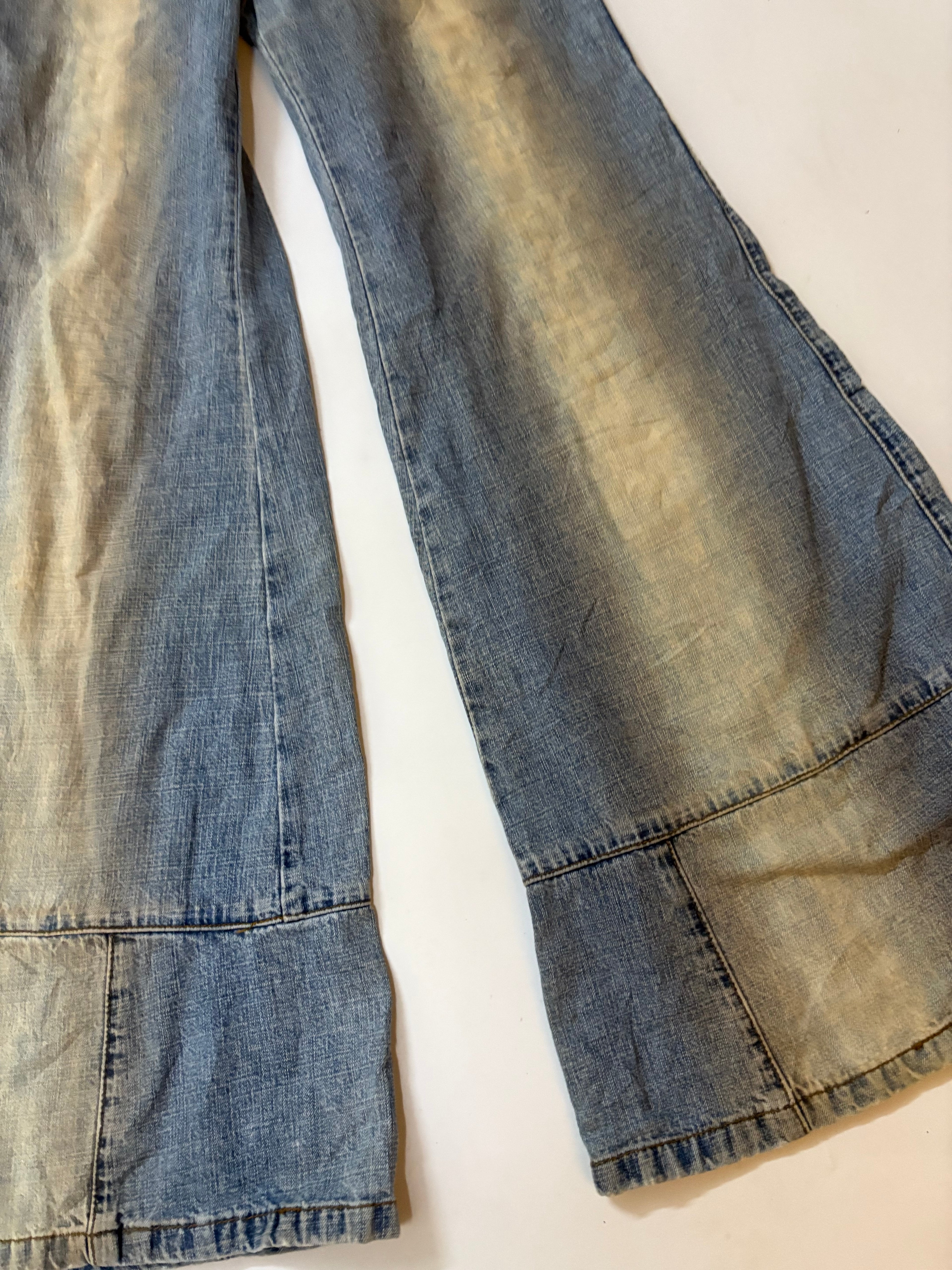R F G low rise jeans(26 inch)