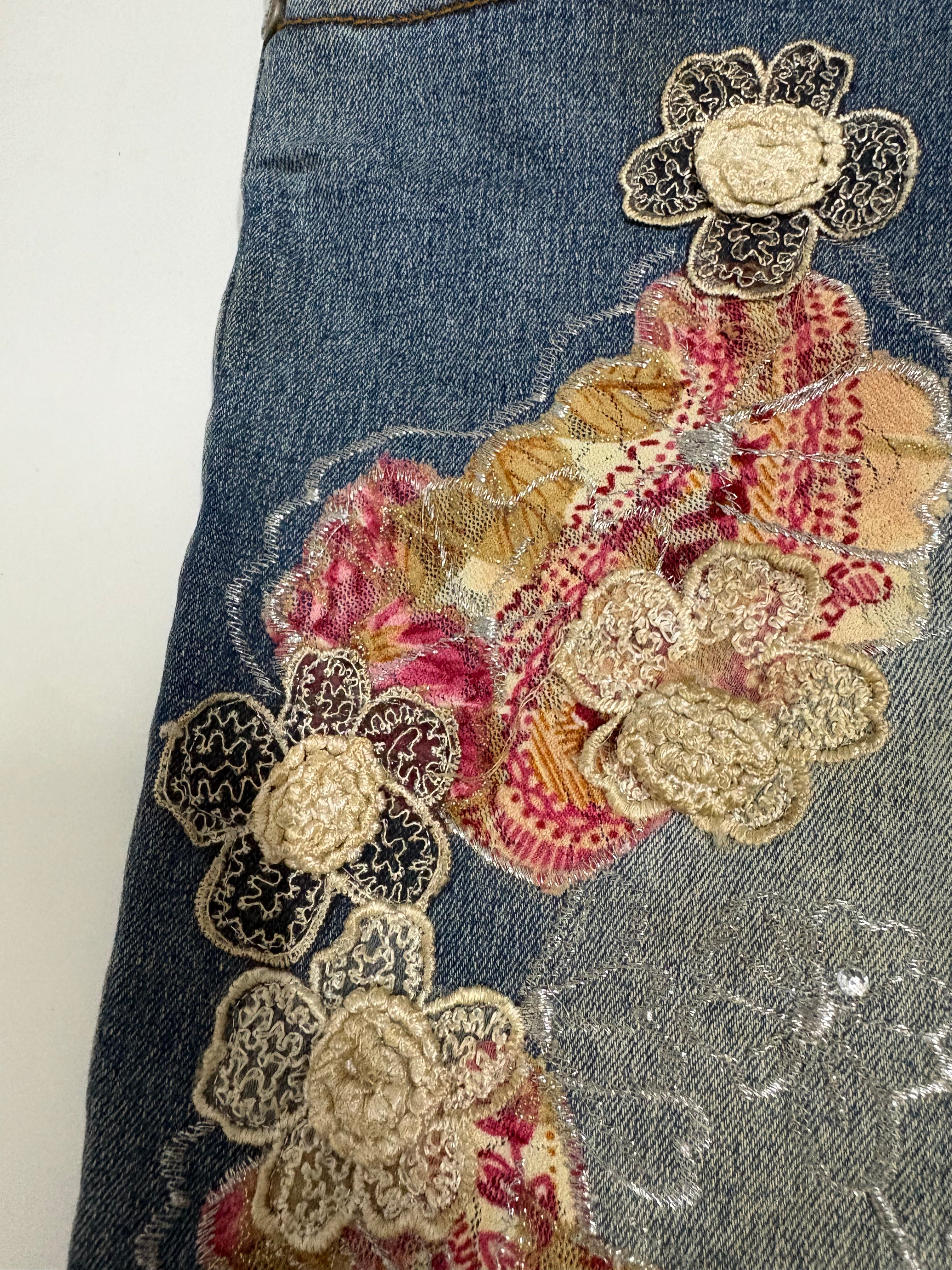 KALILAI embroidery floral mid rise jeans(32 inch)