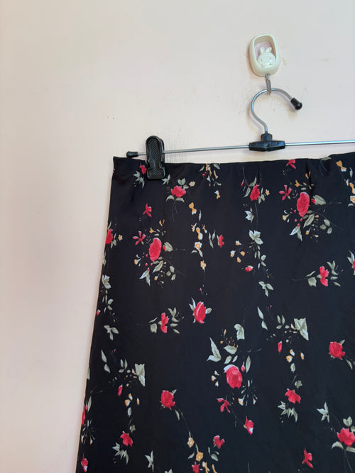 Black rose skirt(32-36inch)