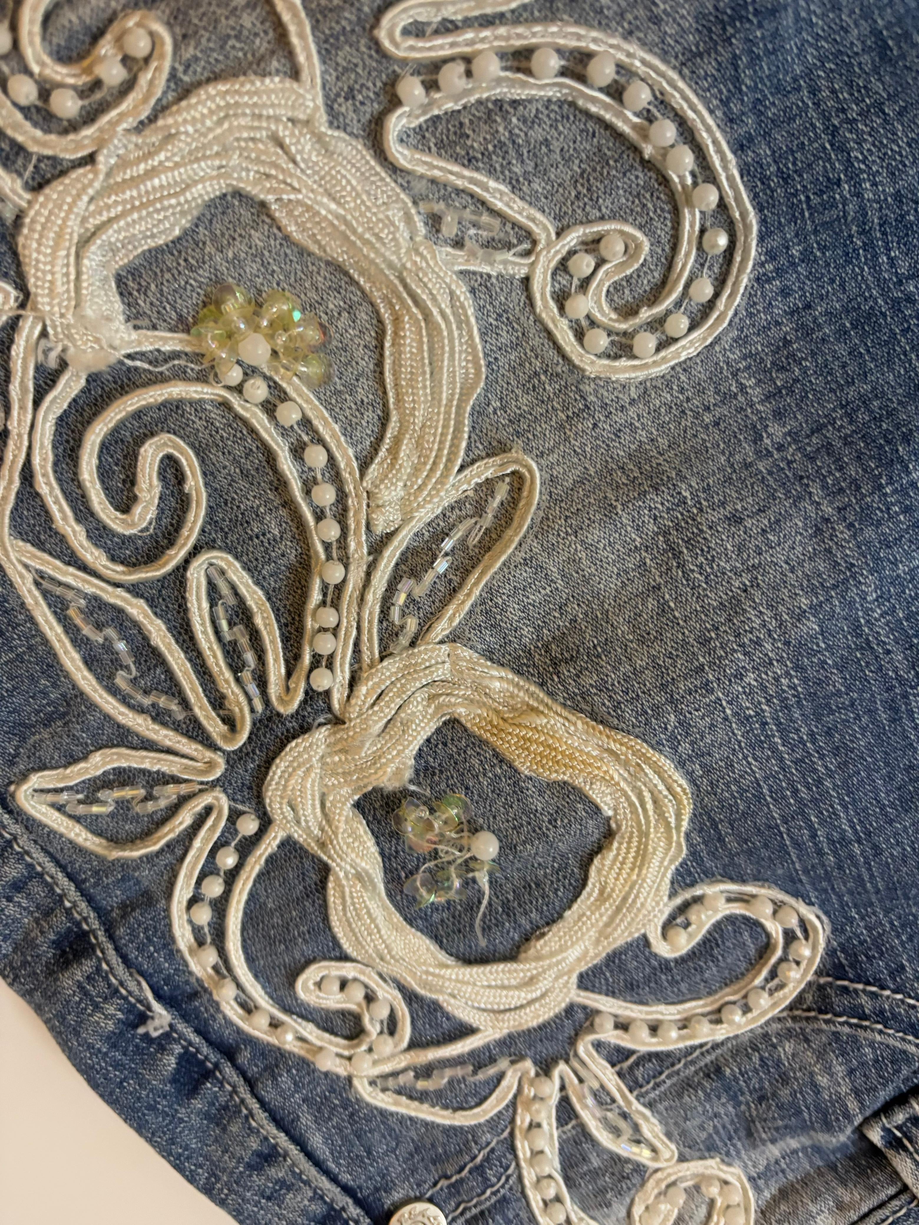 White embroidery mini skirt(32 inch)