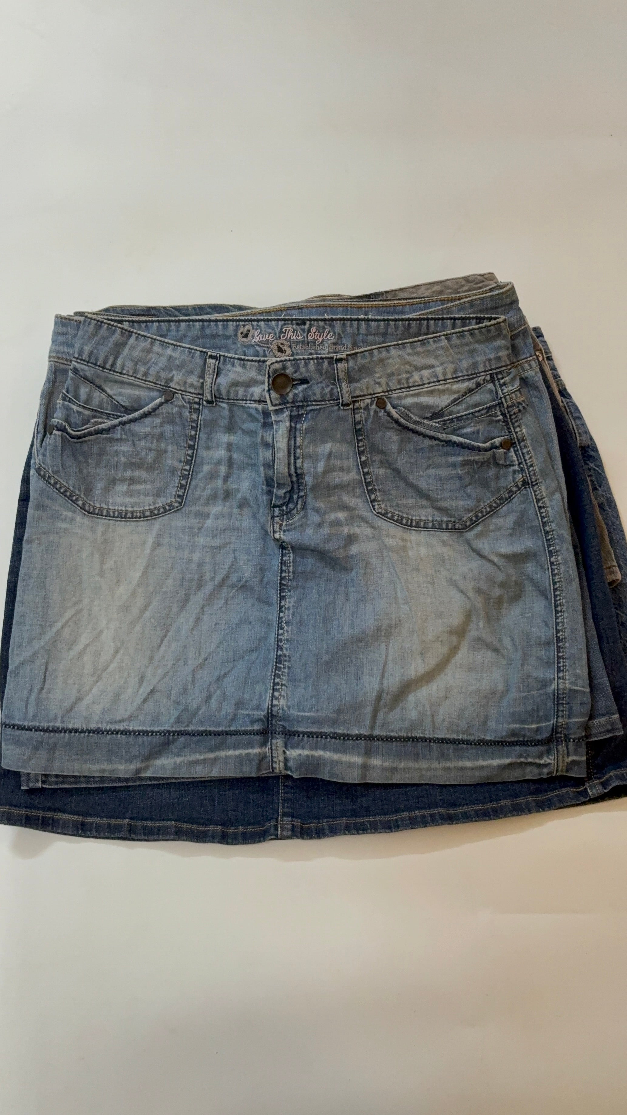 LOVE THIS STYLE mini skirt(34 inch)