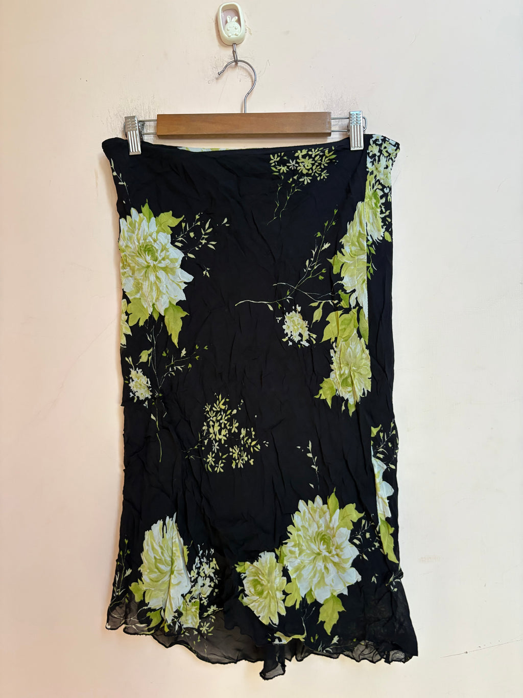 Black floral green skirt(32-34 inch)