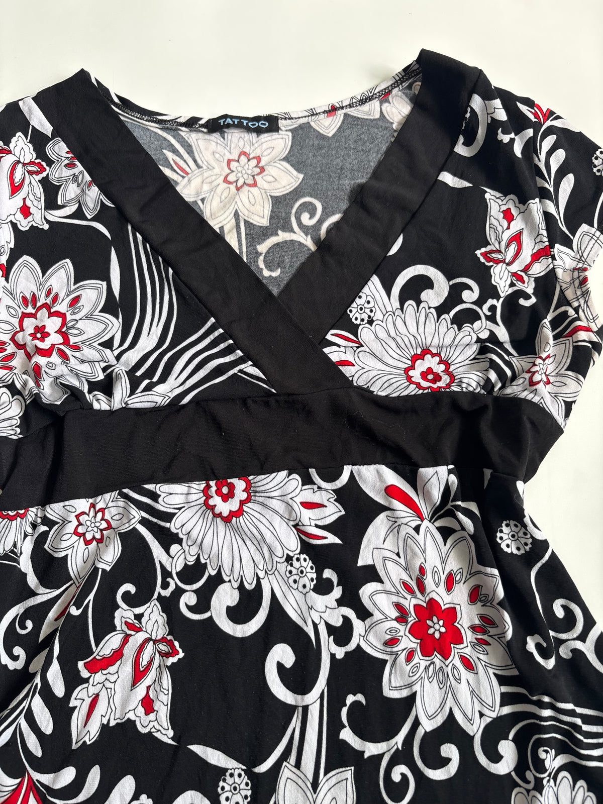 Tattoo floral black top(38-40 inch)