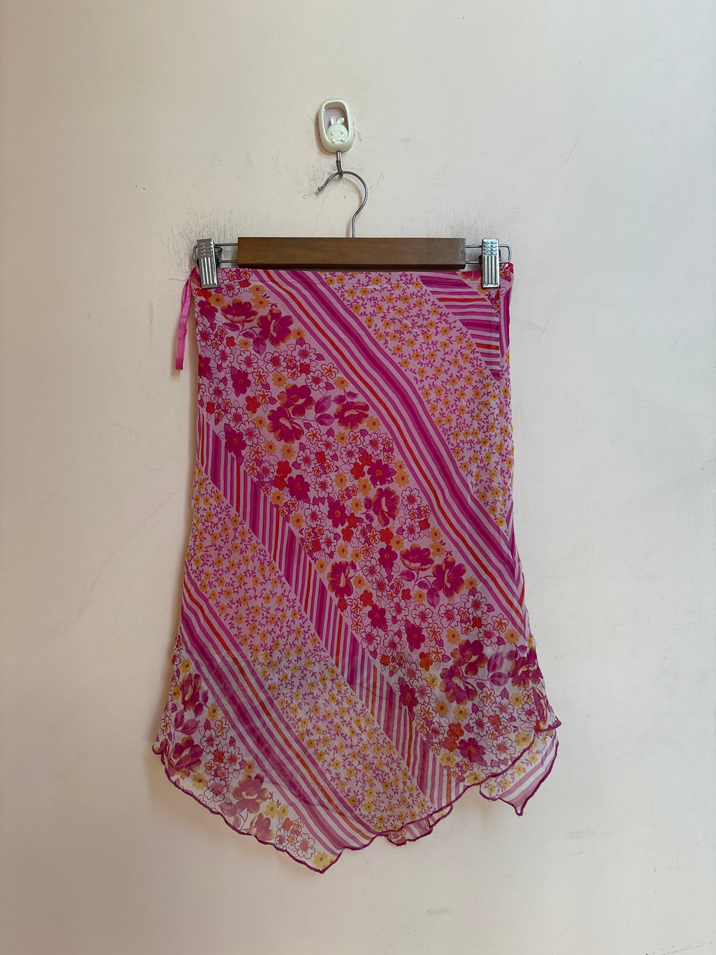 One one pink floral skirt(24-26 inch)