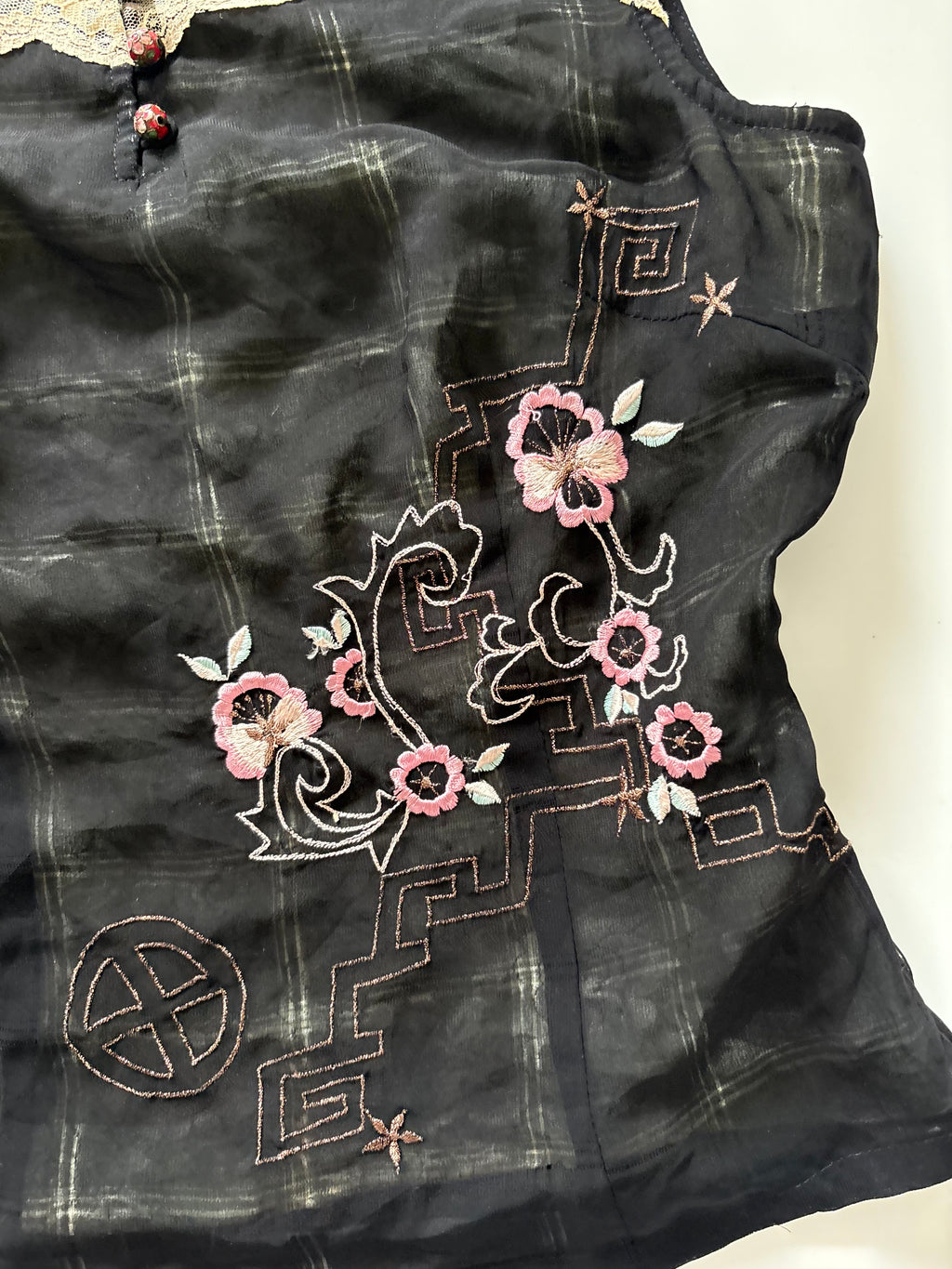 UINIS black floral top(32-34 inch)