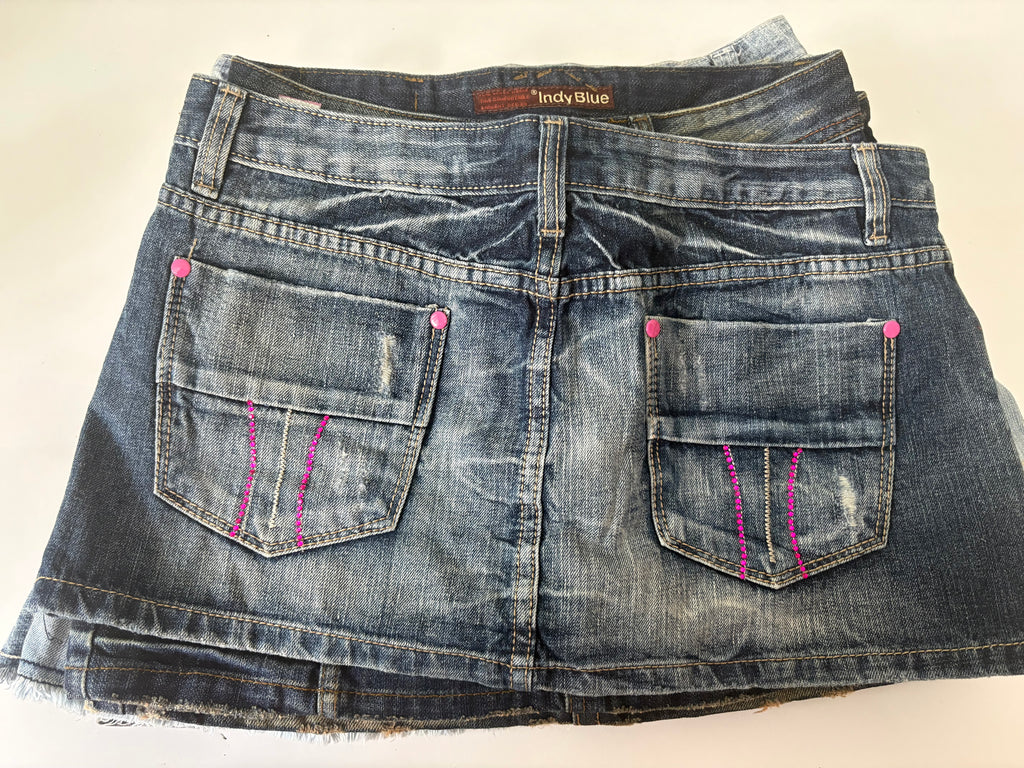 Pink beaded pink button mini skirt(32-34 inch)