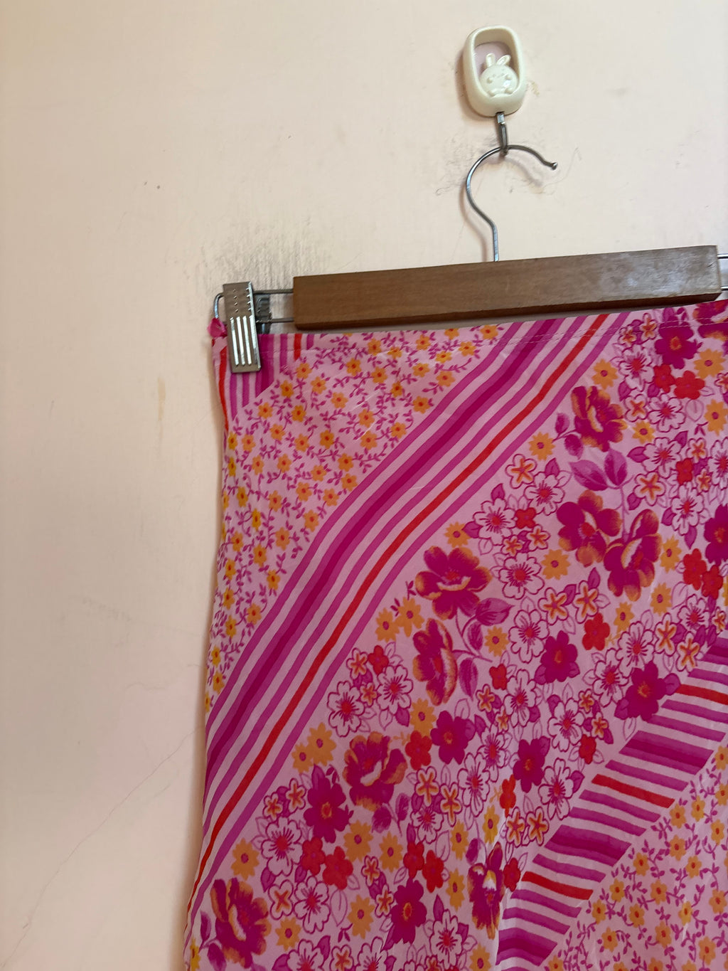 One one pink floral skirt(24-26 inch)