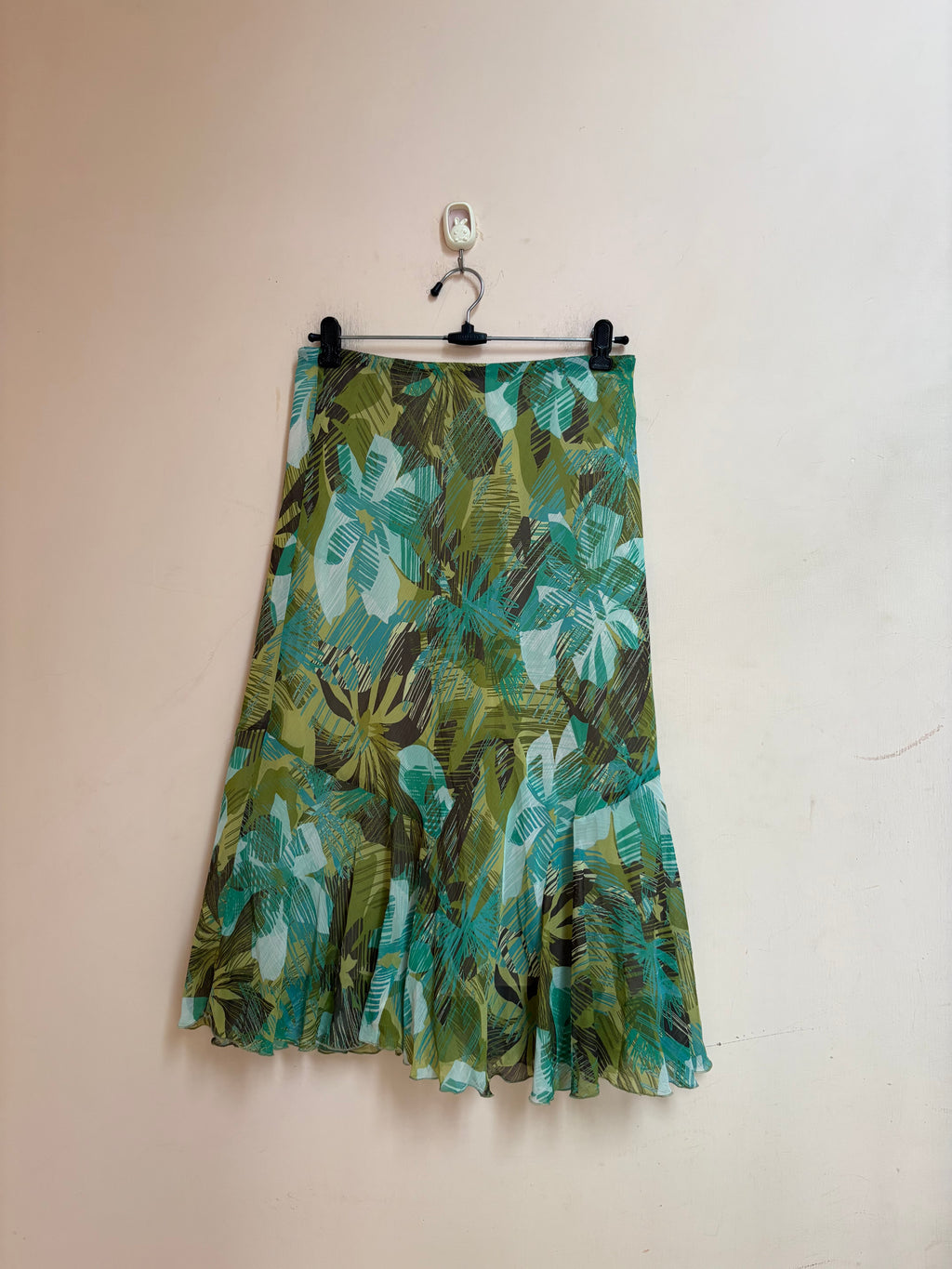 Sixth sense green floral skirt(28-32 inch)