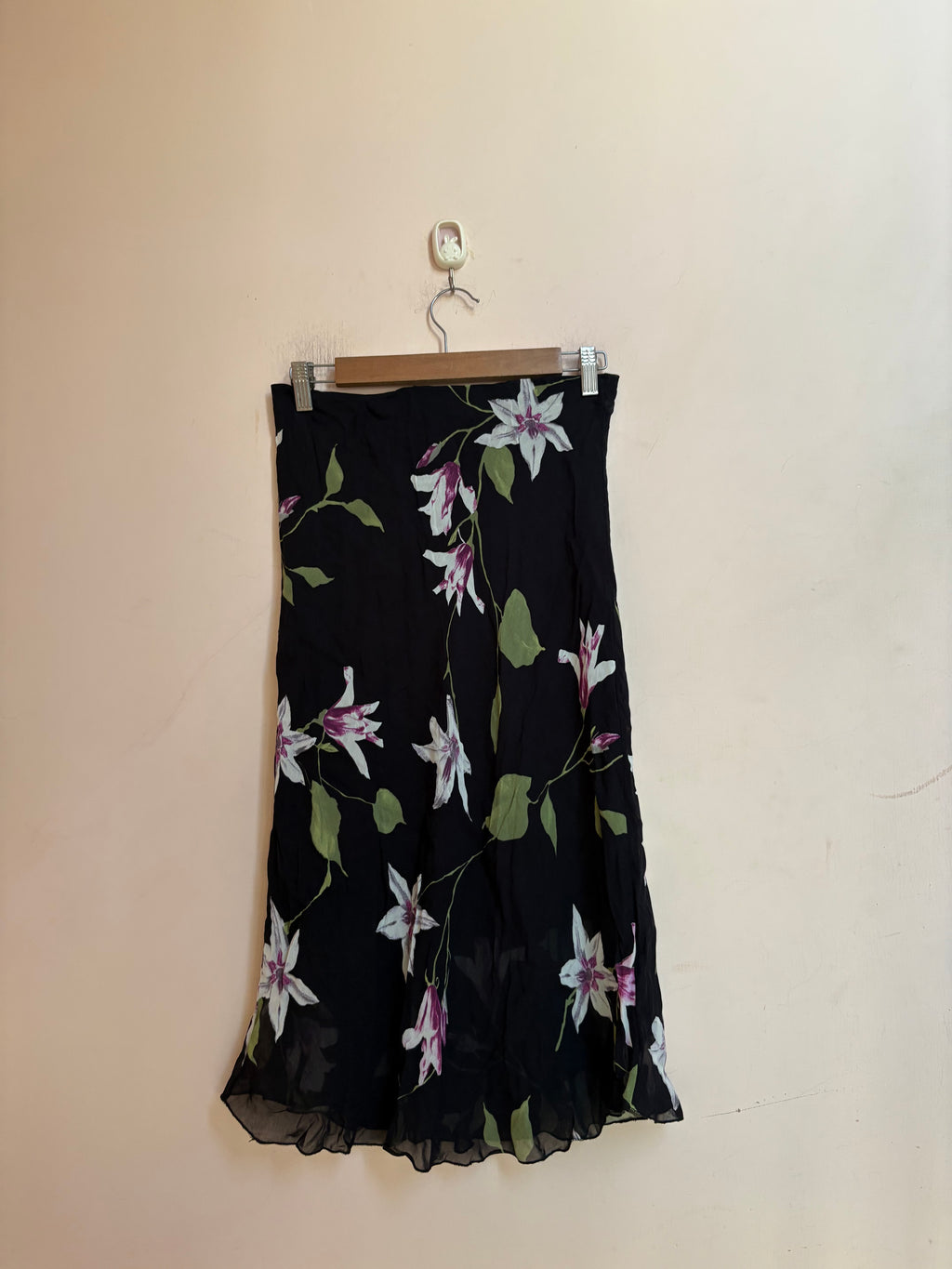 Black lily floral skirt(28-32 inch)