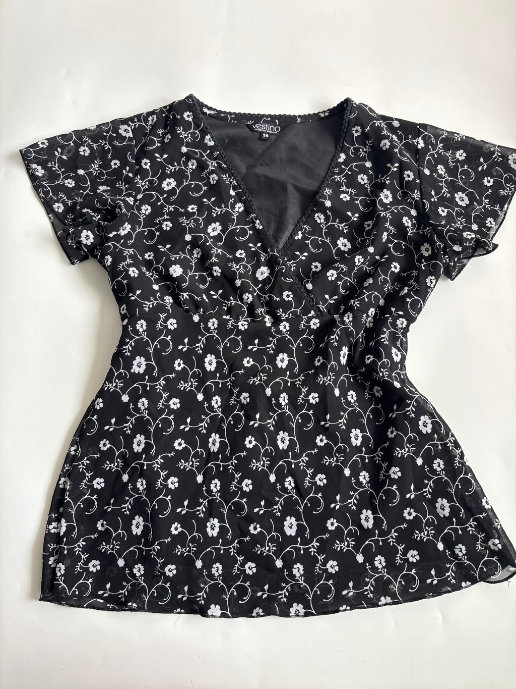 Vestino floral black top(38-40 inch)