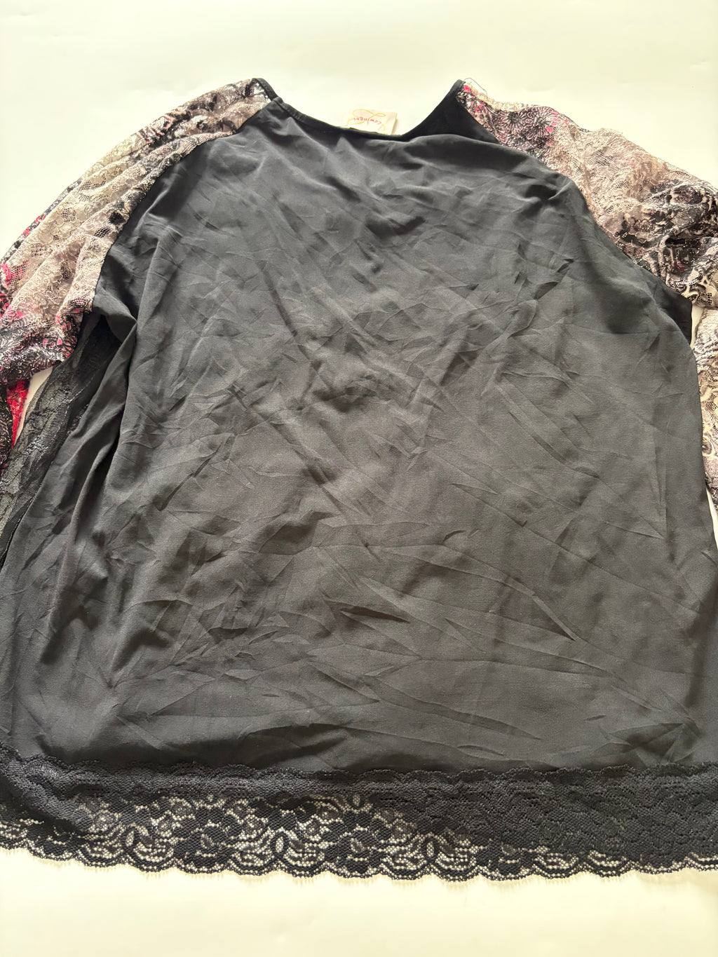 Lewinger net styled top(42-44inch)