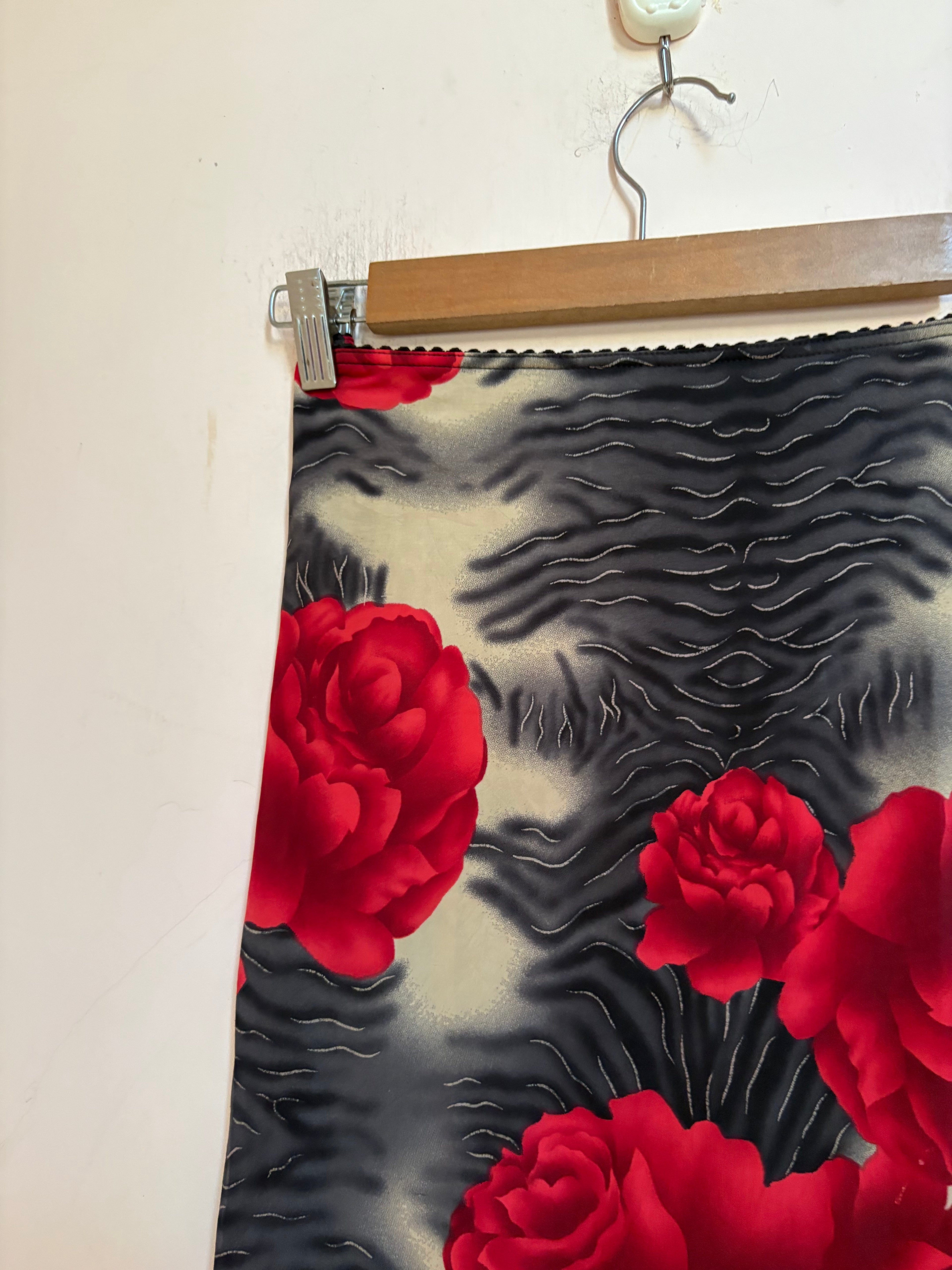 Stripped rose skirt(28-30 inch)