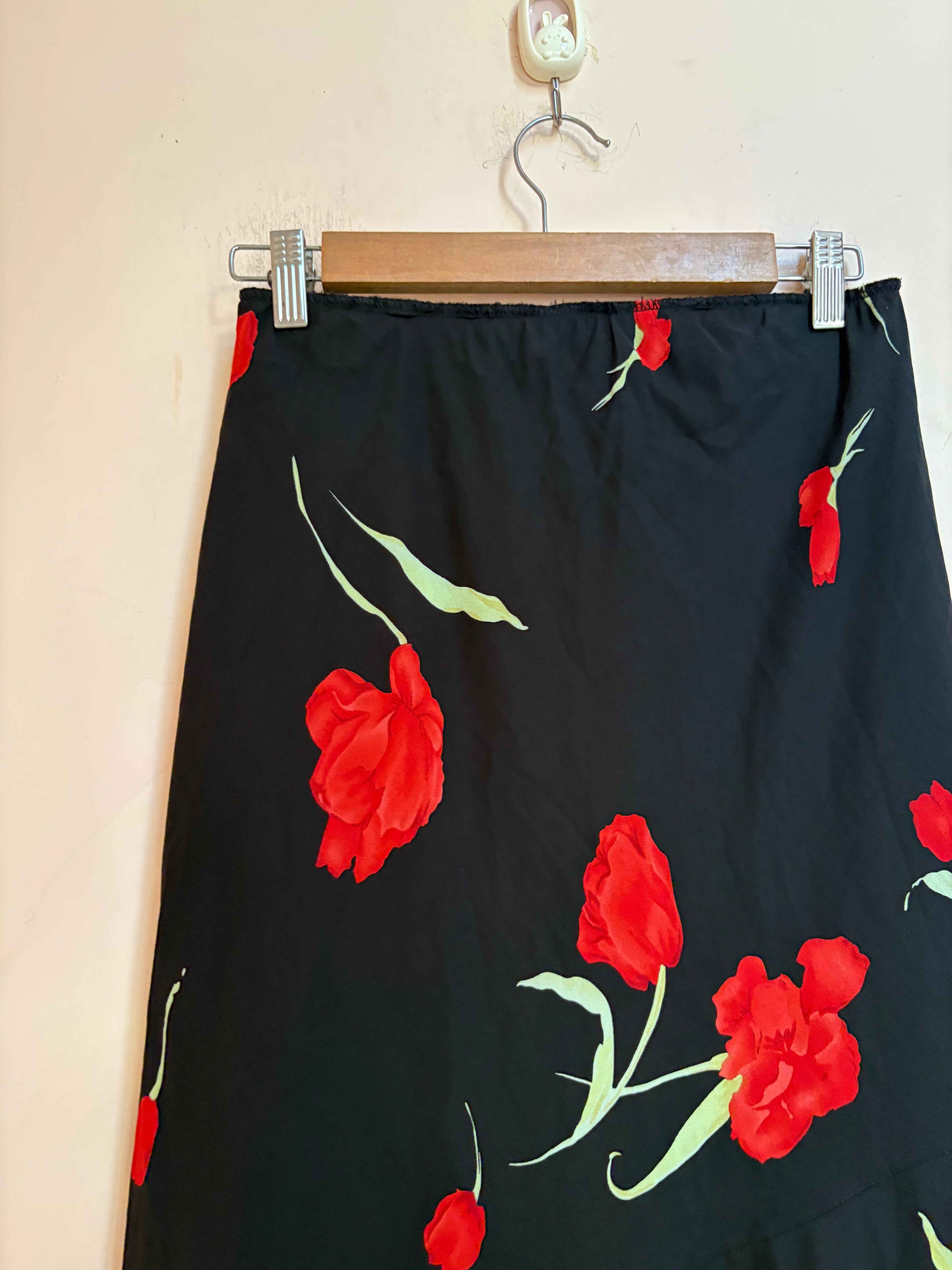 Black floral skirt(40-44 inch)