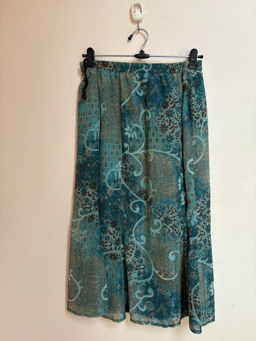 Green shiny floral skirt(32-36 inch)