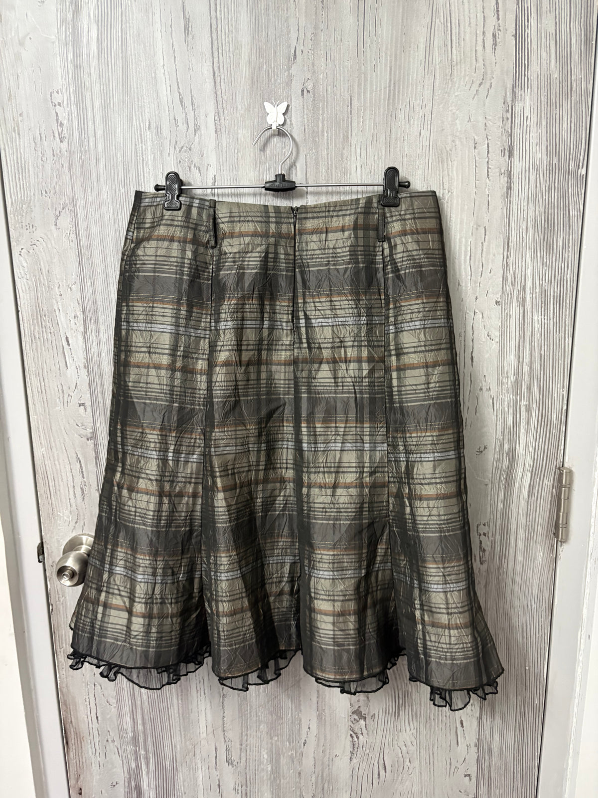 plaid grey skirt ( 32inch)