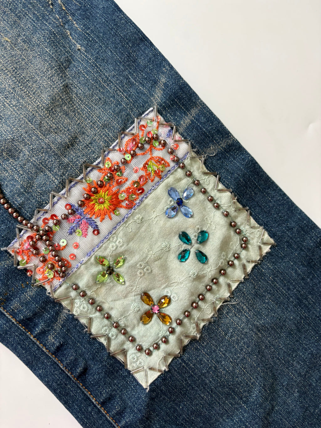 MIYABE gem beaded floral low rise jeans(30 inch)