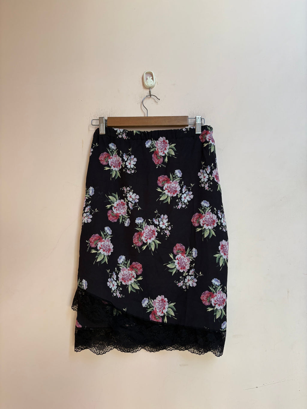 Floral black flowy skirt(32-36 inch)