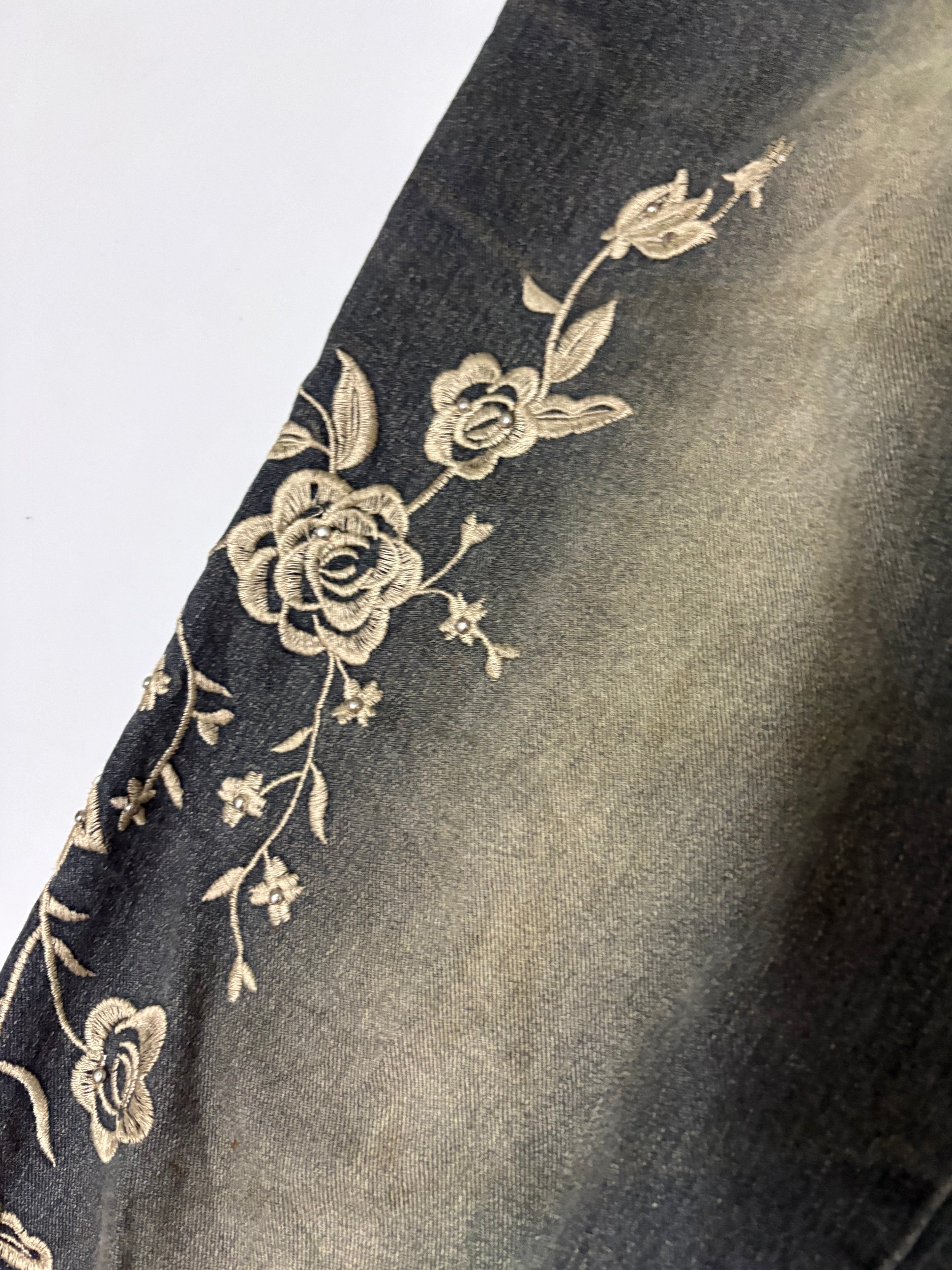 Y2k floral embroided jeans(w-28inch)