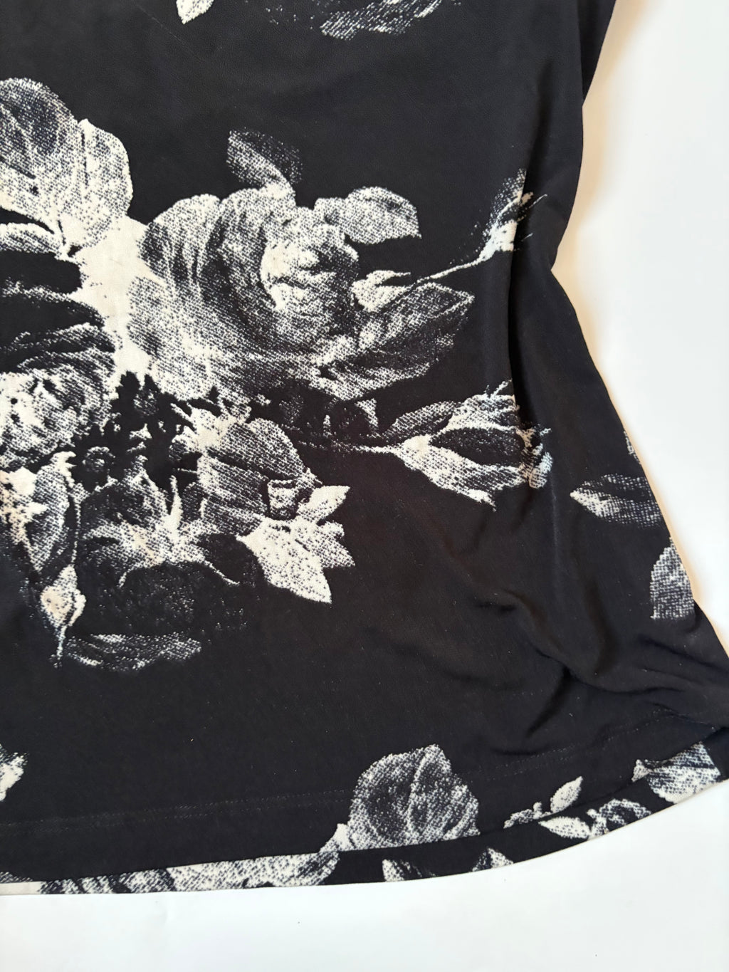 v neck floral black top ( 36inch)