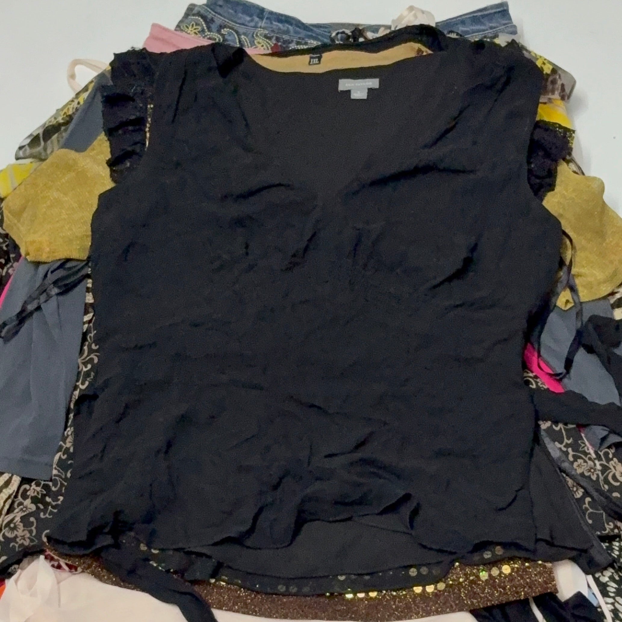 Ann Taylor black top (40inch)