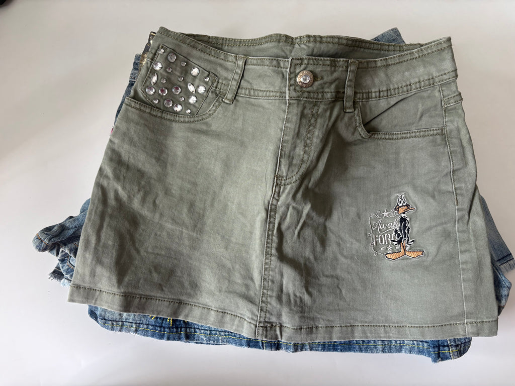 Looney tunes gems mini skirt(28-30 inch)