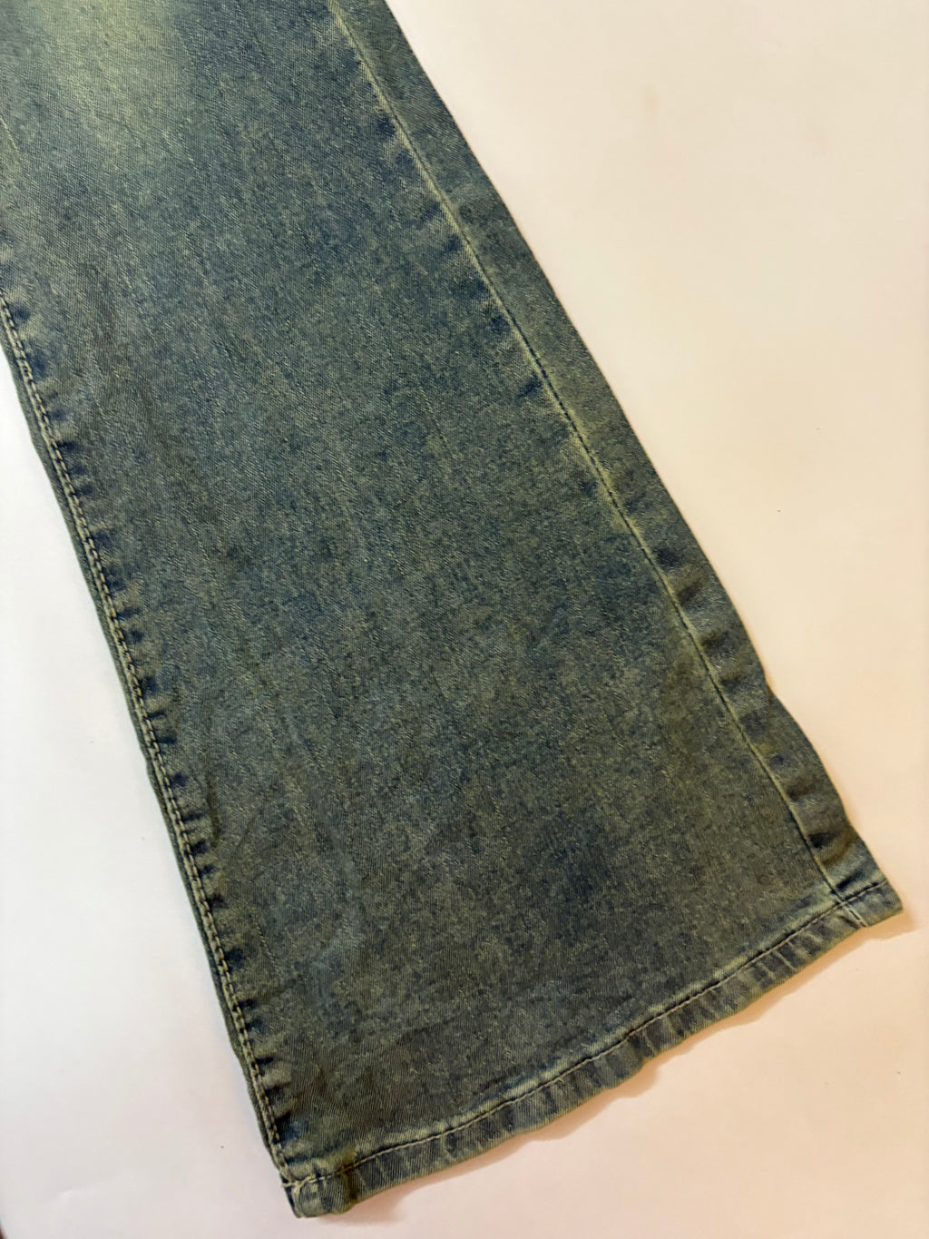 grey low rise flared jeans ( 26inch)