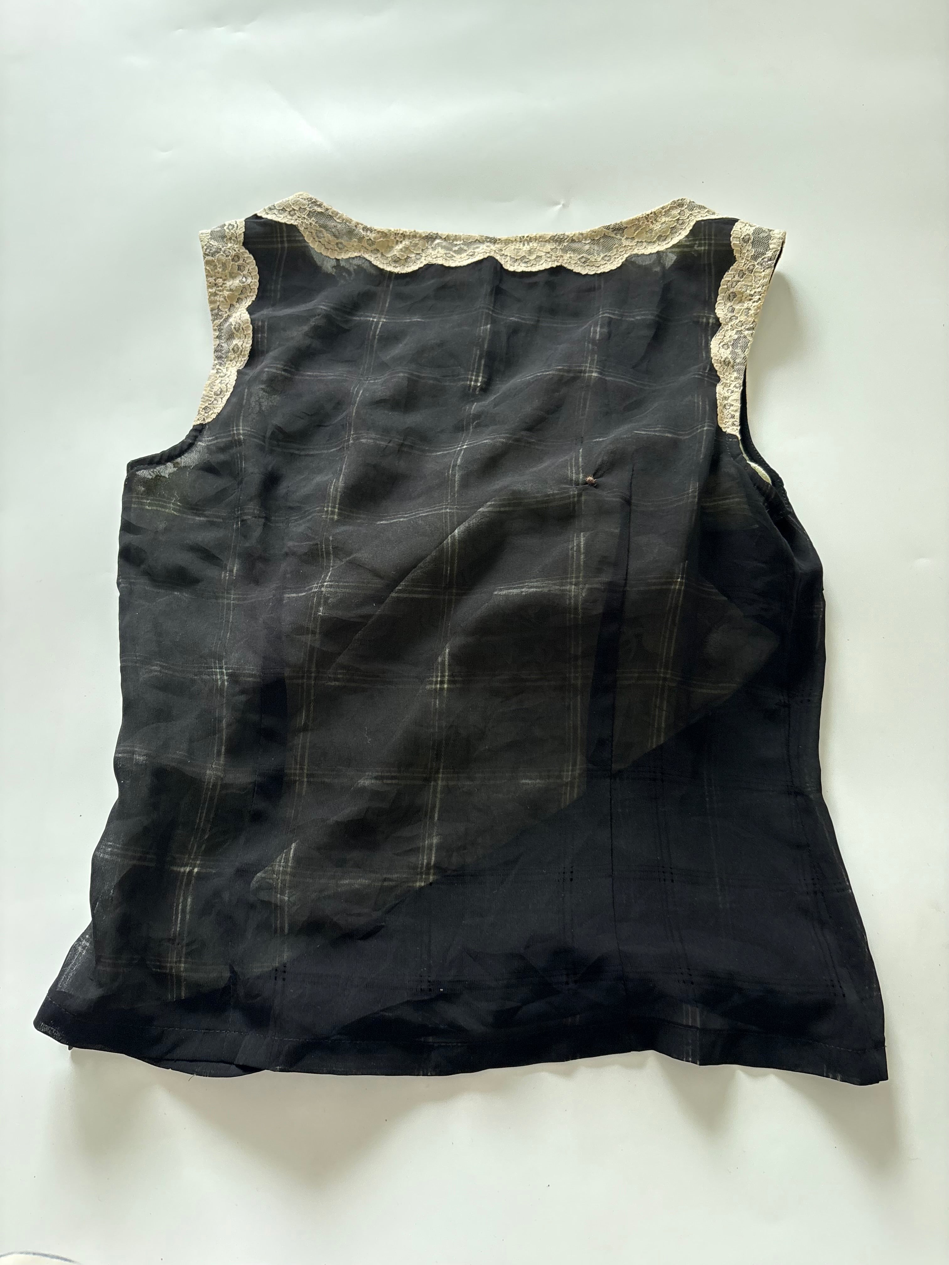 UINIS black floral top(32-34 inch)