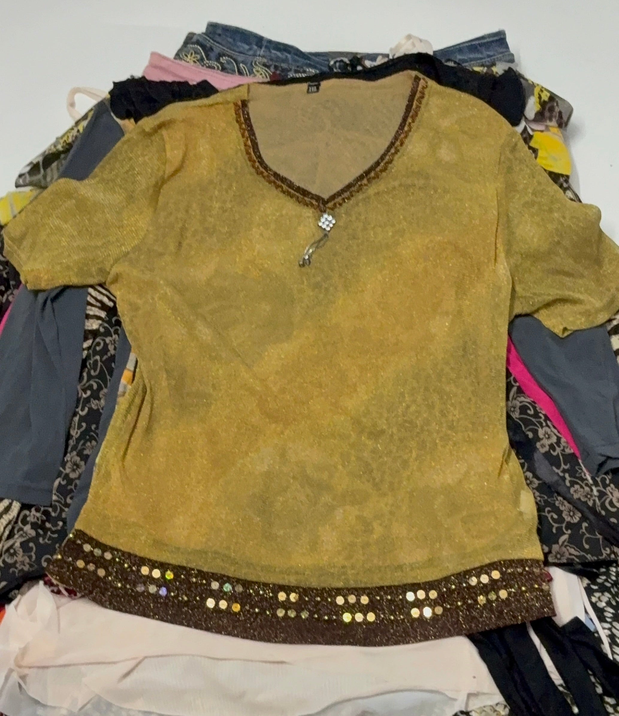 V-neck golden top(38)