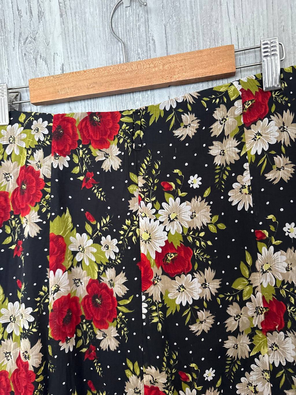 floral viscose skirt made in italy (30-34inch)