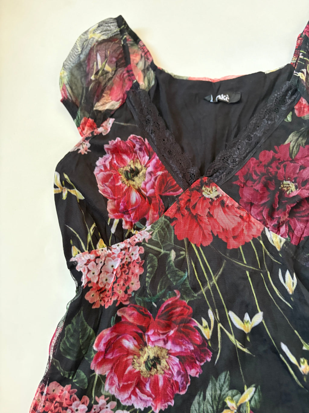 v neck floral top ( 36-38inch)
